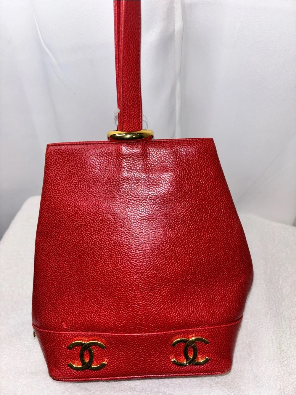 CHANEL Vintage Red Caviar Leather CC Logo Shoulder Bag Tote Gold HW